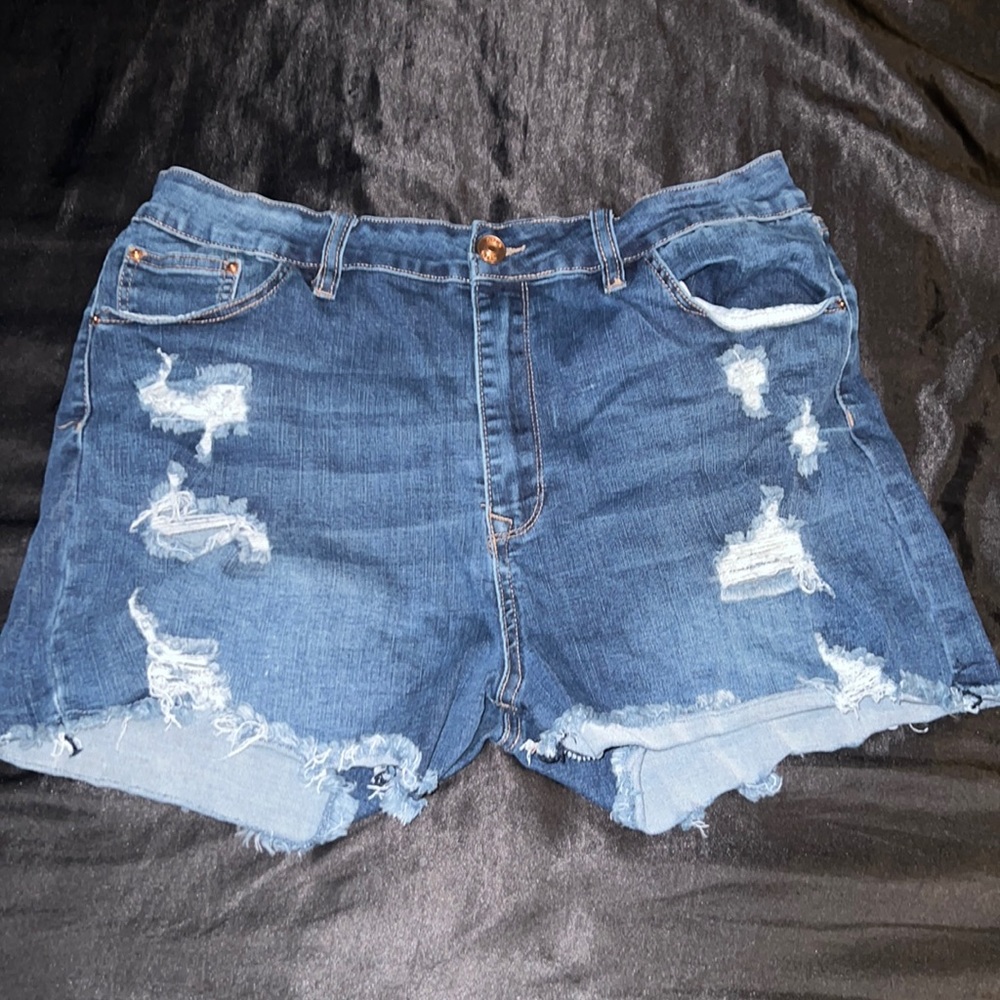 Rue 21 high waisted distressed denim shorts size 18